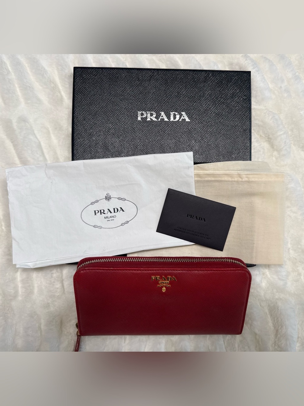 Prada Red Saffiano Zip-Around Wallet with Box and original Authenticity Card - Picture 8 of 8